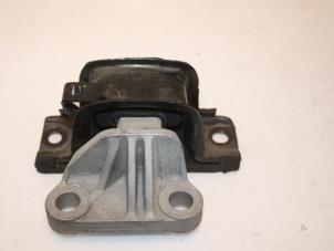 Used Engine mount Opel Corsa E 1.4 16V Price € 30,00 Margin scheme offered by Van Gils Automotive