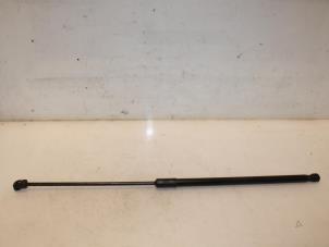 Used Bonnet gas strut, right Volkswagen Touran (5T1) 2.0 TDI 150 Price € 36,30 Inclusive VAT offered by Van Gils Automotive