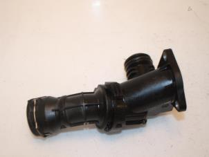 Used Thermostat housing Volkswagen Touran (5T1) 2.0 TDI 150 Price € 36,30 Inclusive VAT offered by Van Gils Automotive