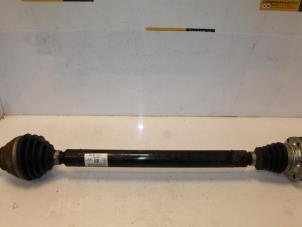 Used Front drive shaft, right Volkswagen Touran (5T1) 1.8 TSI Price € 211,74 Inclusive VAT offered by Van Gils Automotive