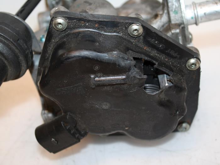 EGR valve from a Audi A4 (B8) 2.0 TDI 16V 2012