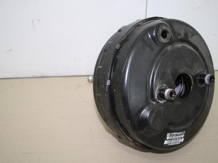 Usagé Servo frein Opel Astra J (PC6/PD6/PE6/PF6) 1.6 16V Ecotec Prix € 55,00 Règlement à la marge proposé par Van Gils Automotive
