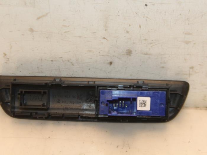 Interruptor de un Peugeot 208 I (CA/CC/CK/CL) 1.6 Blue HDi 100 2015