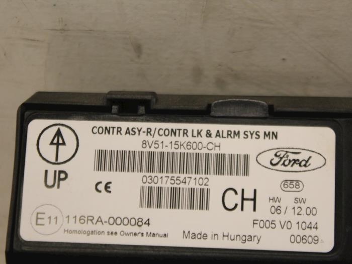 Ordenador body control de un Ford Fiesta 6 (JA8) 1.25 16V 2010