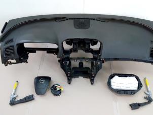 Usados Juego y módulo de airbag Opel Insignia Sports Tourer 1.4 Turbo 16V Ecotec Precio € 874,00 Norma de margen ofrecido por Van Gils Automotive