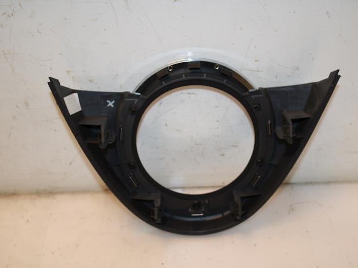 Dashboard part from a Fiat 500 (312) 1.2 69 2011