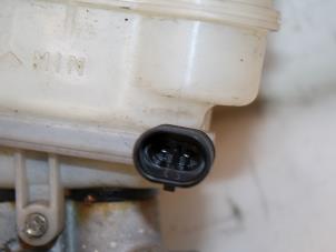 Usagé Cylindre de frein principal Fiat 500 (312) 1.2 69 Prix € 30,00 Règlement à la marge proposé par Van Gils Automotive