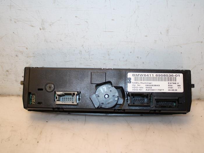 Heater control panel from a BMW 3 serie (E90) 320i 16V 2005