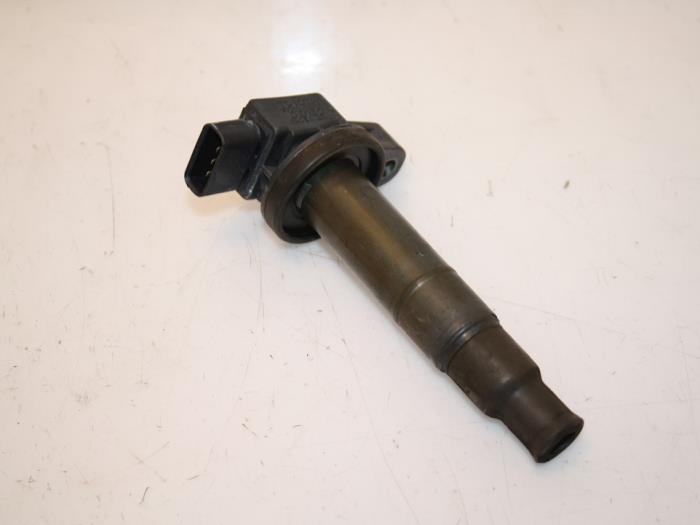 Usagé Broche bobine Toyota Yaris (P1) 1.0 16V VVT-i Prix € 20,00 Règlement à la marge proposé par Van Gils Automotive
