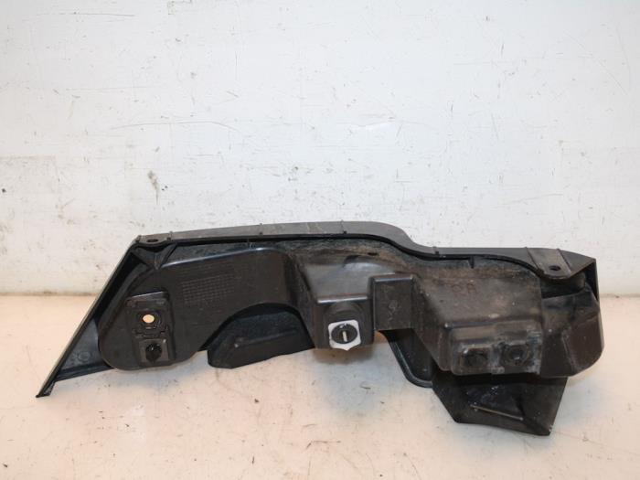 Rear bumper bracket, right from a Ford Mondeo V 2.0 EcoBoost 16V 2016