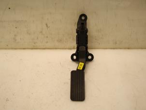 Used Accelerator pedal Kia Rio IV (YB) 1.0i T-GDi 100 12V Price € 72,00 Margin scheme offered by Van Gils Automotive
