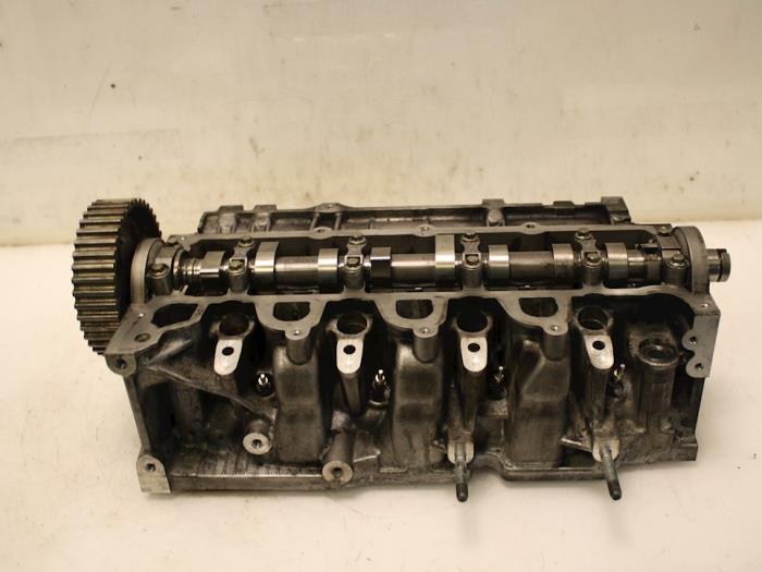 Cylinder head from a Renault Clio IV Estate/Grandtour (7R) 0.9 Energy TCE 90 12V 2016