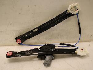 Used Window mechanism 4-door, front right BMW 3 serie (F30) 330e Price € 164,56 Inclusive VAT offered by Van Gils Automotive