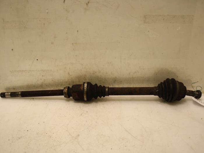 Front drive shaft, right from a Peugeot Partner Tepee (7A/B/C/D/E/F/G/J/P/S) 1.6 HDI 75 16V Phase 1 2009
