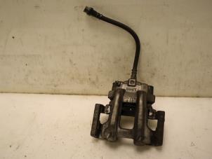 Used Rear brake calliper, right BMW 3 serie (F30) 330e Price € 99,22 Inclusive VAT offered by Van Gils Automotive