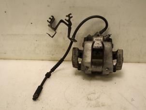 Used Front brake calliper, right BMW 3 serie (F30) 330e Price € 186,34 Inclusive VAT offered by Van Gils Automotive