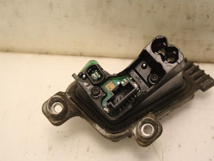 Usagé Ordinateur éclairage BMW 3 serie (F30) 330e Prix € 180,29 Prix TTC proposé par Van Gils Automotive