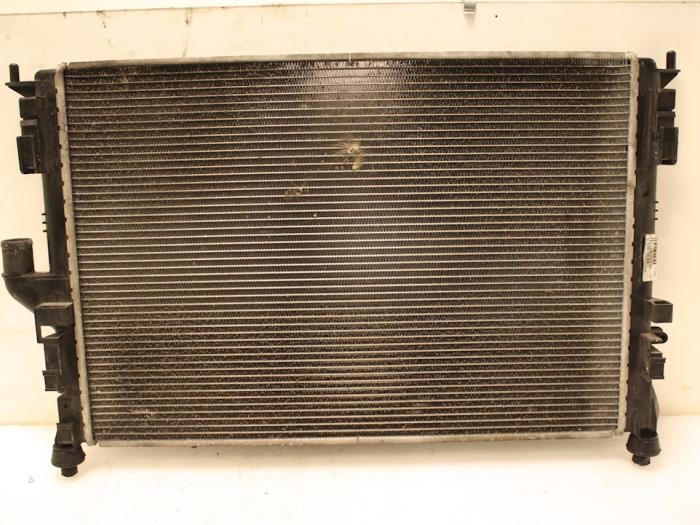 Used Radiator Dacia Sandero I (BS) 1.4 Price € 87,00 Margin scheme offered by Van Gils Automotive