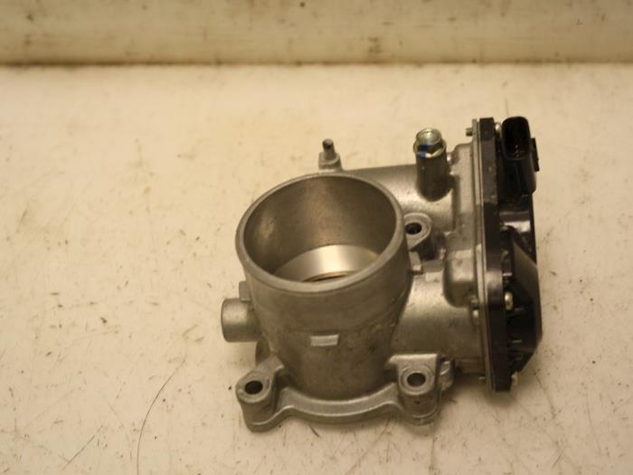 Mazda 2. Throttle bodies stock
