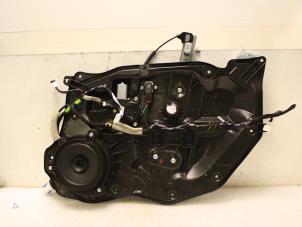 Usagé Mécanique vitre 4portes avant droite Mazda 2 (DJ/DL) 1.5 SkyActiv-G 90 Prix € 81,00 Règlement à la marge proposé par Van Gils Automotive