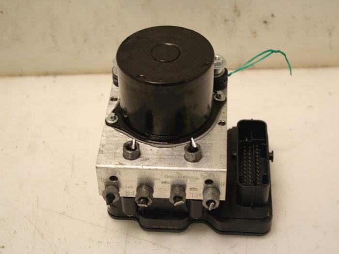 Usagé Bloc ABS Fiat 500C/595C/695C 1.4 T-Jet 16V 695,595 Competizione,Rivale Prix € 149,00 Règlement à la marge proposé par Van Gils Automotive