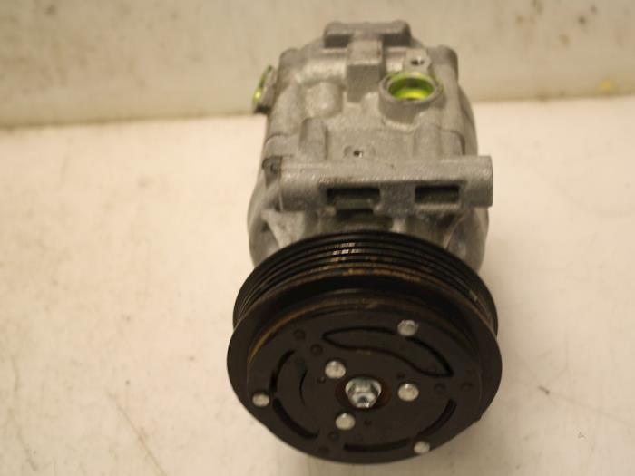 Usagé Compresseur de clim Fiat 500C/595C/695C 1.4 T-Jet 16V 695,595 Competizione,Rivale Prix € 109,00 Règlement à la marge proposé par Van Gils Automotive