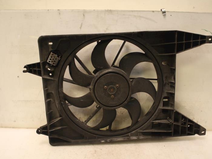 Cooling fans from a Dacia Logan MCV (KS) 1.6 MPI 85 2012