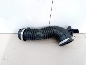 Used Air intake hose Volkswagen Transporter/Caravelle T6 2.0 TDI 150 California 4Motion Price € 48,39 Inclusive VAT offered by Van Gils Automotive