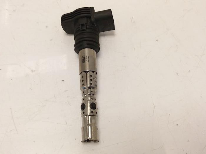 Usagé Broche bobine Audi A4 Avant (B6) 1.8 T 20V Prix € 20,00 Règlement à la marge proposé par Van Gils Automotive