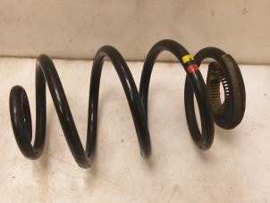 Used Rear coil spring Renault Clio III (BR/CR) 1.5 dCi FAP Price € 30,00 Margin scheme offered by Van Gils Automotive
