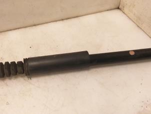 Used Rear shock absorber, right Renault Clio III (BR/CR) 1.5 dCi FAP Price € 30,00 Margin scheme offered by Van Gils Automotive