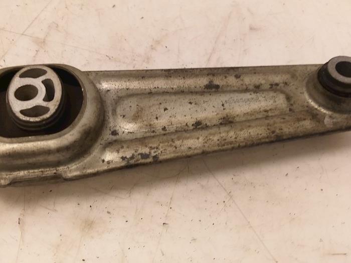 Used Engine mount Renault Clio III (BR/CR) 1.5 dCi FAP Price € 30,00 Margin scheme offered by Van Gils Automotive