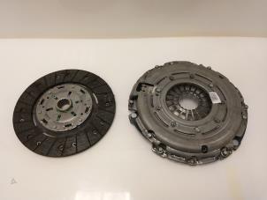 Used Clutch kit (complete) Mercedes B (W246,242) 2.1 B-200 CDI BlueEFFICIENCY, B-200d 16V Price € 133,10 Inclusive VAT offered by Van Gils Automotive
