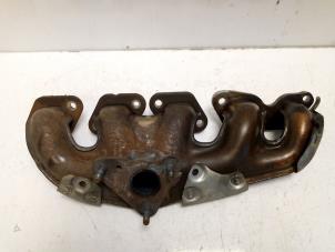 Used Exhaust manifold Renault Master III (FD/HD) 2.5 dCi 120 FAP Price € 54,00 Margin scheme offered by Van Gils Automotive