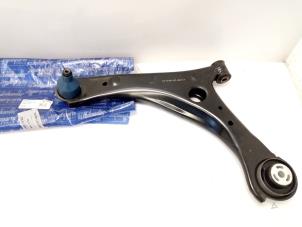 New Front lower wishbone, left Chrysler Voyager/Grand Voyager (RT) 2.8 CRD 16V Grand Voyager Price € 131,89 Inclusive VAT offered by Van Gils Automotive