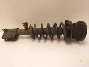 Used Front shock absorber rod, right Nissan Primastar 1.9 dCi 100 Price € 75,00 Margin scheme offered by Van Gils Automotive