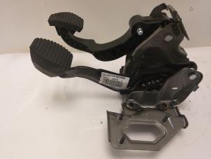 Used Set of pedals Peugeot 208 I (CA/CC/CK/CL) 1.6 Blue HDi 100 Price € 136,00 Margin scheme offered by Van Gils Automotive