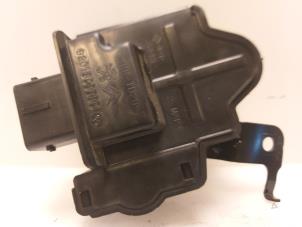 Used Glow plug relay Peugeot 208 I (CA/CC/CK/CL) 1.6 Blue HDi 100 Price € 54,00 Margin scheme offered by Van Gils Automotive