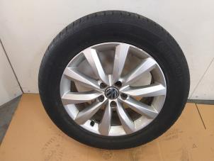 Used Wheel + tyre Volkswagen Tiguan (5N1/2) 2.0 TDI 16V Price € 199,00 Margin scheme offered by Van Gils Automotive