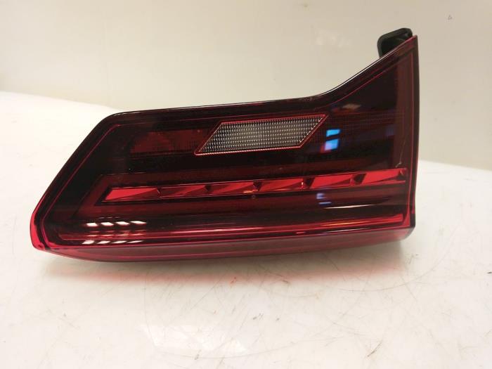 Taillight, left from a Volkswagen T-Roc 1.5 TSI Evo BMT 4Motion 16V 2018