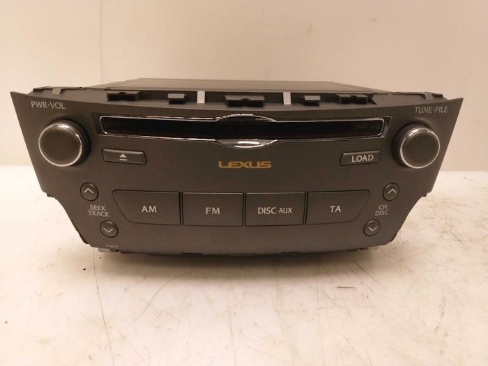Radio CD Spieler van een Lexus IS (E2) 250 2.5 V6 24V 2009