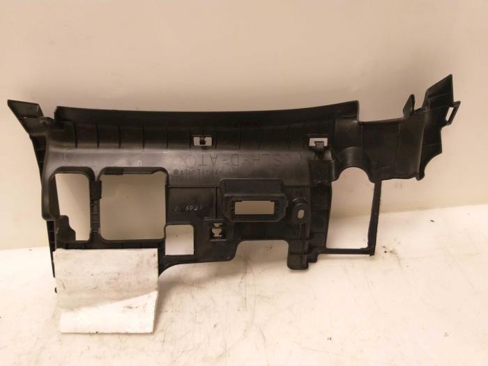 Dashboard part from a Lexus IS (E2) 250 2.5 V6 24V 2009