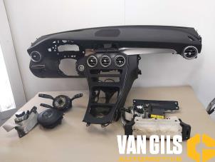 Usagé Kit + module airbag Mercedes C (R205) C-220d 2.2 16V BlueTEC 4-Matic Prix € 1.399,00 Règlement à la marge proposé par Van Gils Automotive