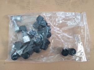 New Set of wheel bolts Seat Ateca (5FPX) 1.0 TSI 12V Price on request offered by Van Gils Automotive