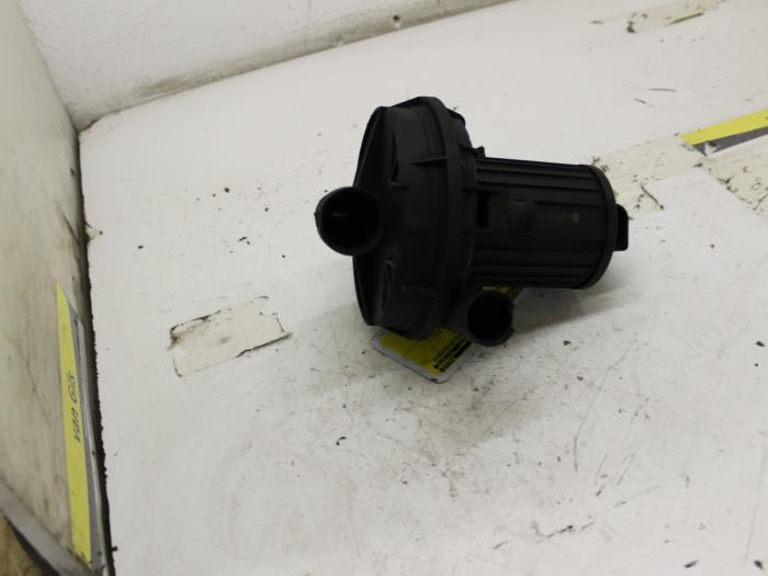 Used Pull air pump Seat Leon (1M1) 1.8 20V Price € 40,00 Margin scheme offered by Van Gils Automotive
