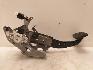 Used Brake pedal Toyota Prius (ZVW3) 1.8 16V Price on request offered by Van Gils Automotive