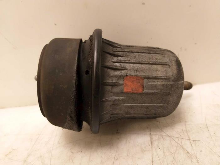 Used Engine mount Lexus IS (E2) 250 2.5 V6 24V Price € 30,00 Margin scheme offered by Van Gils Automotive