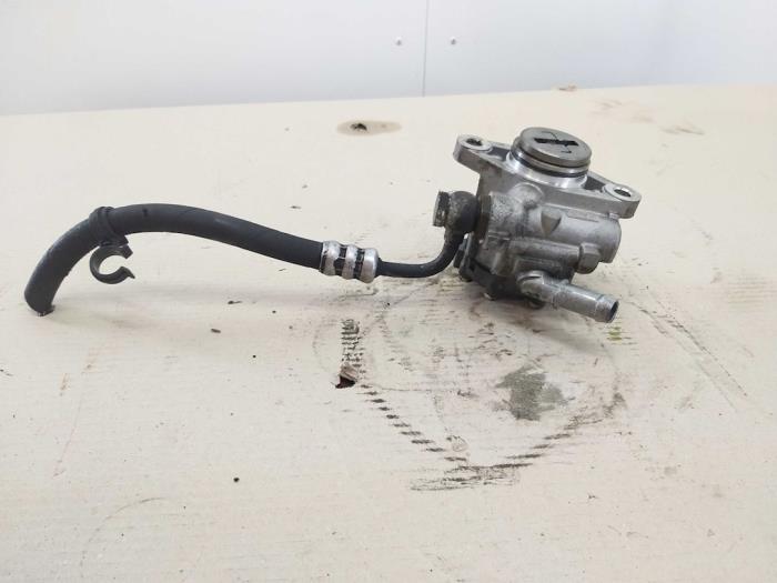 Used Power steering pump Iveco New Daily V 35C15/C15D/S15, 40/45/50/60/70C15 Price on request offered by Van Gils Automotive