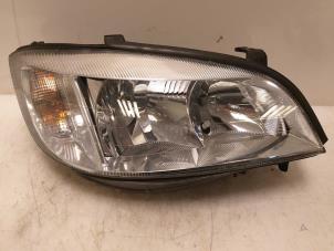 Used Headlight, right Opel Zafira (F75) 1.6 16V Price € 65,00 Margin scheme offered by Van Gils Automotive