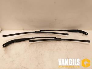 Used Set of wiper blades Opel Astra K Sports Tourer 1.4 Turbo 16V Price € 39,99 Margin scheme offered by Van Gils Automotive